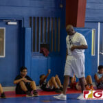 Basketball trainer Eric Dailey hosts a youth basketball clinic on October 10, 2018 at Oceanview Middle School. (Photo by Michael Blas)