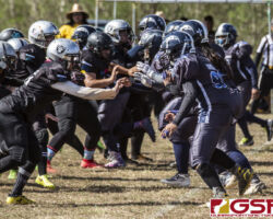 The Island Stunnerz and Sindalu Raiders clash in their playoff matchup. (photo by Bout It Productions)