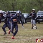 Island Stunnerz Dani Vaughn looks for an open lane. (photo by Bout It Productions)