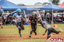 The Hals Angels and The Tamuning Steelers Metgots battle for the championship spot on Oct. 27, 2019. (photo by Bout It Productions)
