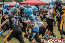 The Hals Angels and The Tamuning Steelers Metgots battle for the championship spot on Oct. 27, 2019. (photo by Bout It Productions)