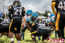 The Hals Angels and The Tamuning Steelers Metgots battle for the championship spot on Oct. 27, 2019. (photo by Bout It Productions)