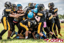 The Hals Angels and The Tamuning Steelers Metgots battle for the championship spot on Oct. 27, 2019. (photo by Bout It Productions)