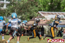 The Hals Angels and The Tamuning Steelers Metgots battle for the championship spot on Oct. 27, 2019. (photo by Bout It Productions)