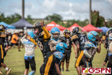 The Hals Angels and The Tamuning Steelers Metgots battle for the championship spot on Oct. 27, 2019. (photo by Bout It Productions)