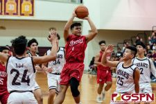 Okkodo Bulldog Lenard Baul gets through the Friar defends for two points. (Photo by Michael Blas)