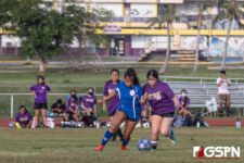 GW Gecko Hannah Salumbides gets aggresive against Okkodo Bulldog Isa'ann Perez. ( Photo by Bout It Productions )