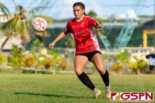 St. John's Knight Kelly Sauget locks eyes on the ball. (Photo by Michael Blas)