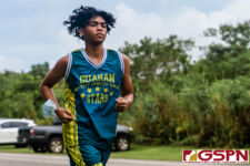 Guahan Academy Starfish Reason Sanford paces himself through the midway point. (Photo by Michael Blas)