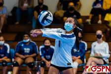 GHS Panther Jada Alcantara receives the ball. (Photo by Michael Blas)