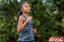 SSHS Shark Marie Gatbonton paces herself during the race. (Photo by Michael Blas)
