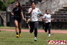 Tiyan Tiyan Tiara Fernandez breaks away for a try in the first half of their match against the Sanchez Sharks. (Photo by Michael Blas)