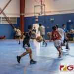 Basketball trainer Eric Dailey hosts a youth basketball clinic on October 10, 2018 at Oceanview Middle School. (Photo by Michael Blas)